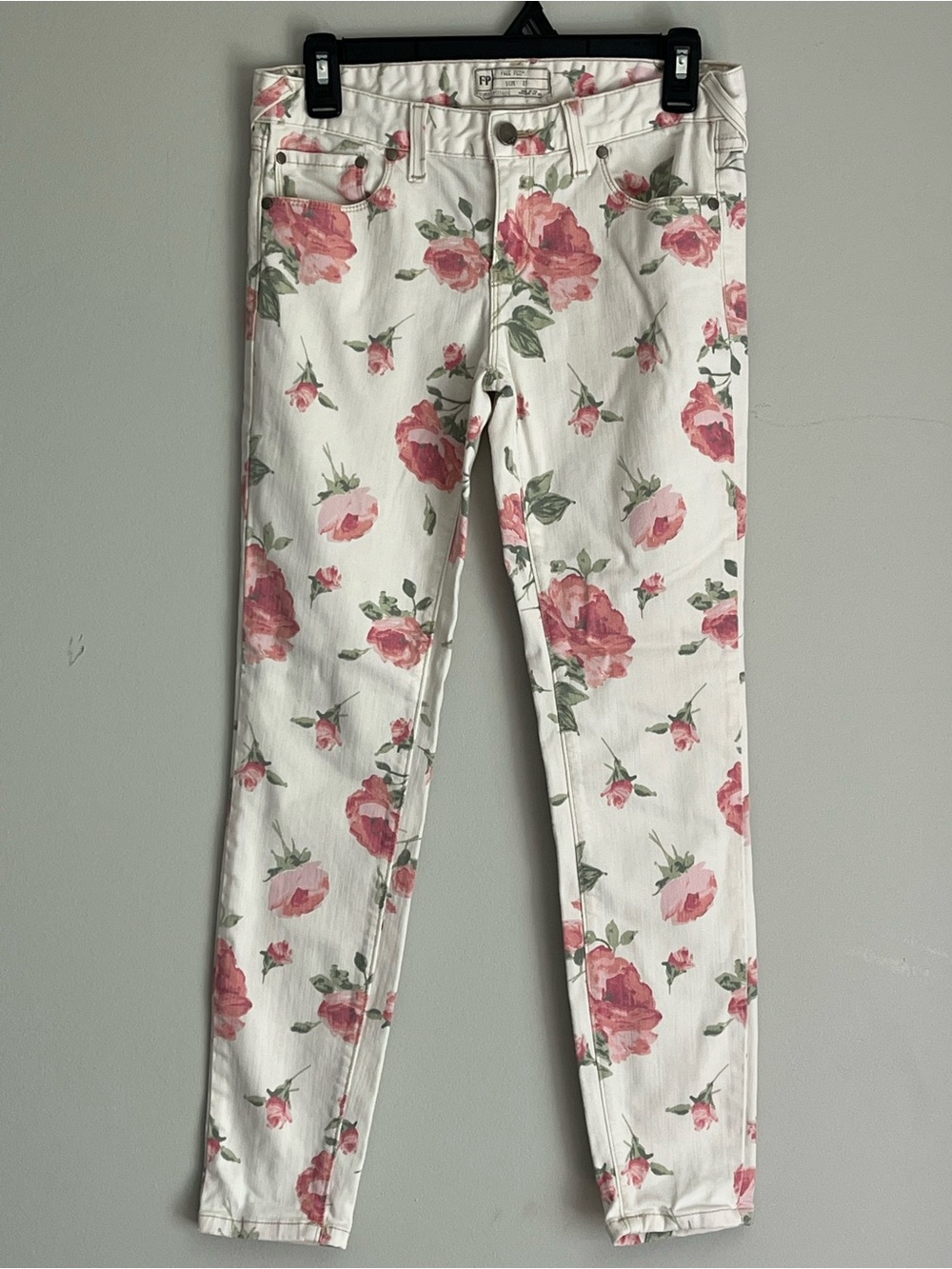 Free People White Floral Skinny Jeans with Pink & Green Print size 27